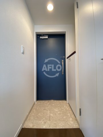 玄関　ジュネーゼグラン天満　玄関