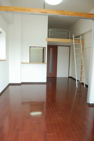 居室・リビング　※同マンション別部屋の写真です。