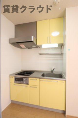 キッチン　コンパクトなキッチンで掃除もラクラク