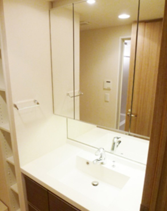 洗面設備　※こちらの写真は他部屋になり参考写真です
