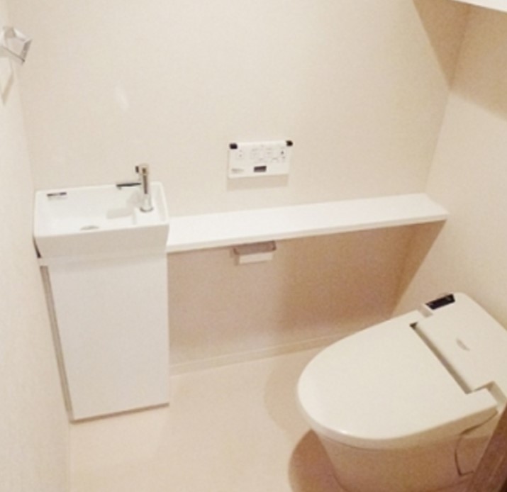 トイレ　※こちらの写真は他部屋になり参考写真です