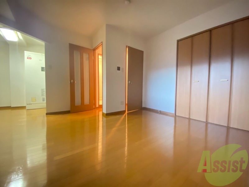 居室・リビング　８．２帖のリビングです。広々としていますね。