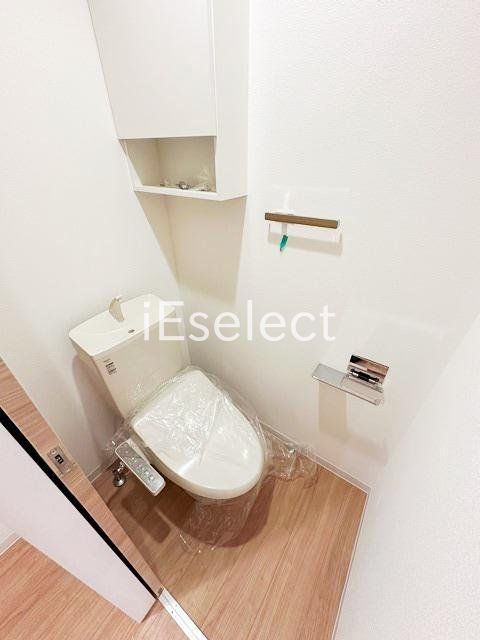 トイレ　温水洗浄便座付きのトイレ