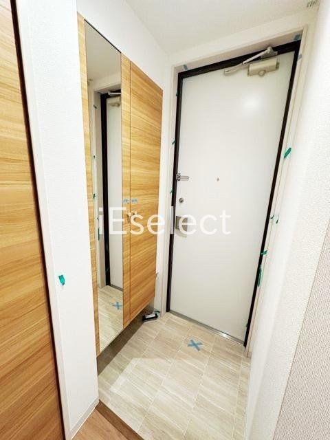 玄関　玄関にはシューズボックスがあります