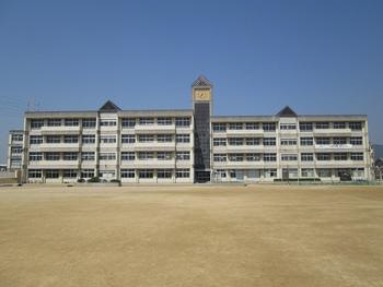 中学校　大津中学校（中学校）まで1727m