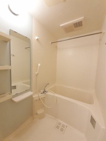 バス・シャワールーム　日々の疲れを癒すお風呂付です