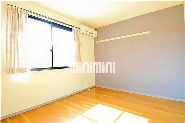 居室・リビング　＊同物件の別室の写真です