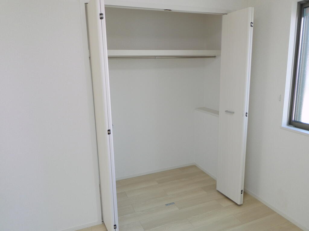 収納　写真は同施工会社の別部屋を使用しております。