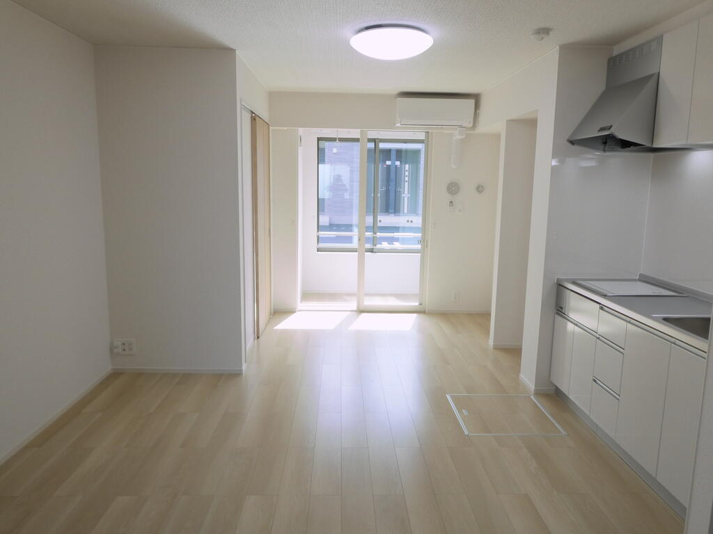 居室・リビング　写真は同施工会社の別部屋を使用しております。