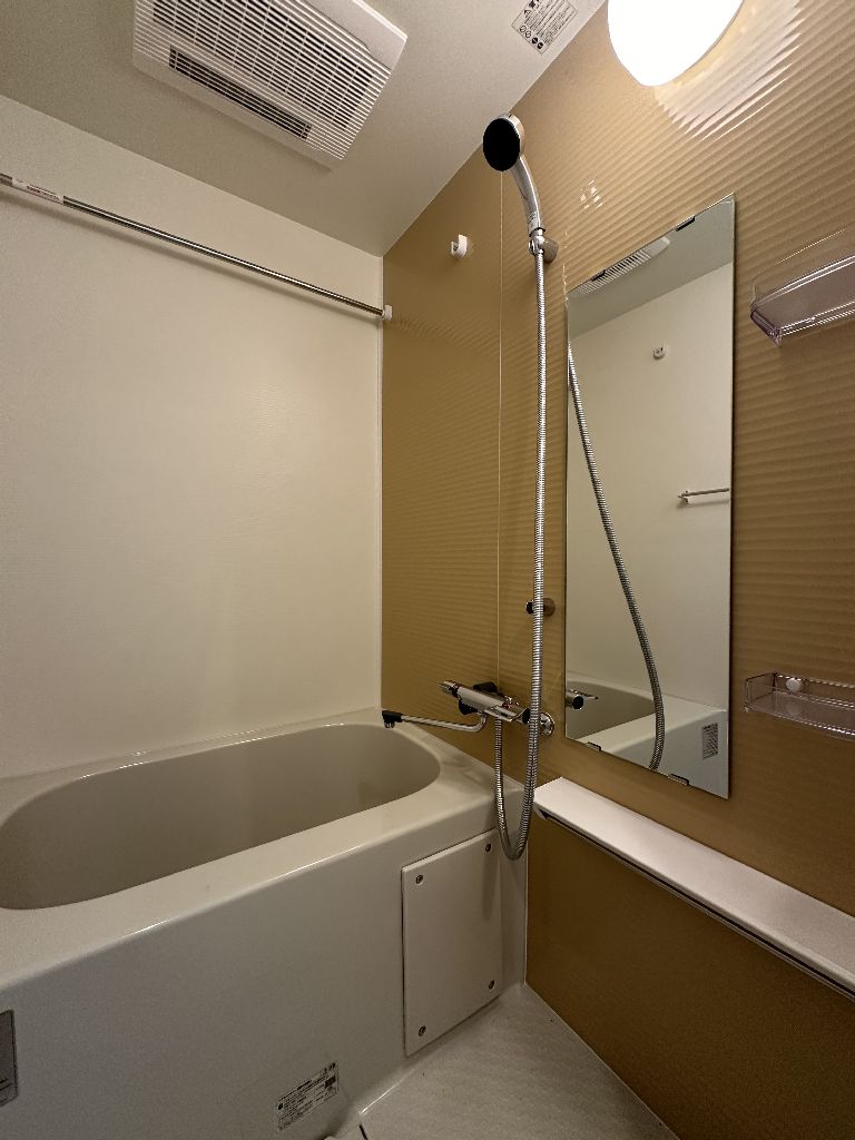 バス・シャワールーム　ゆったり過ごせるお風呂です
