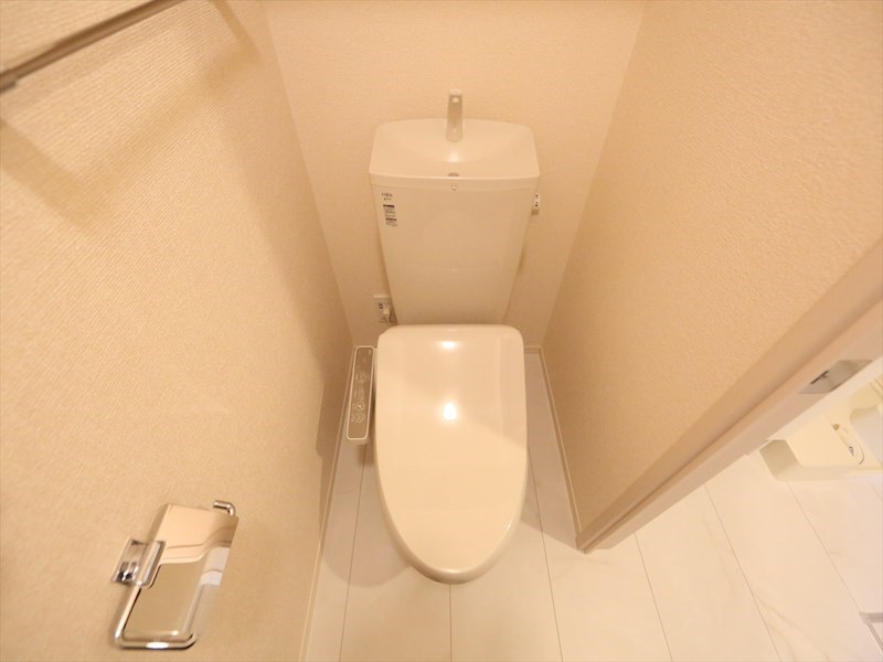 トイレ　温水洗浄暖房便座付トイレ