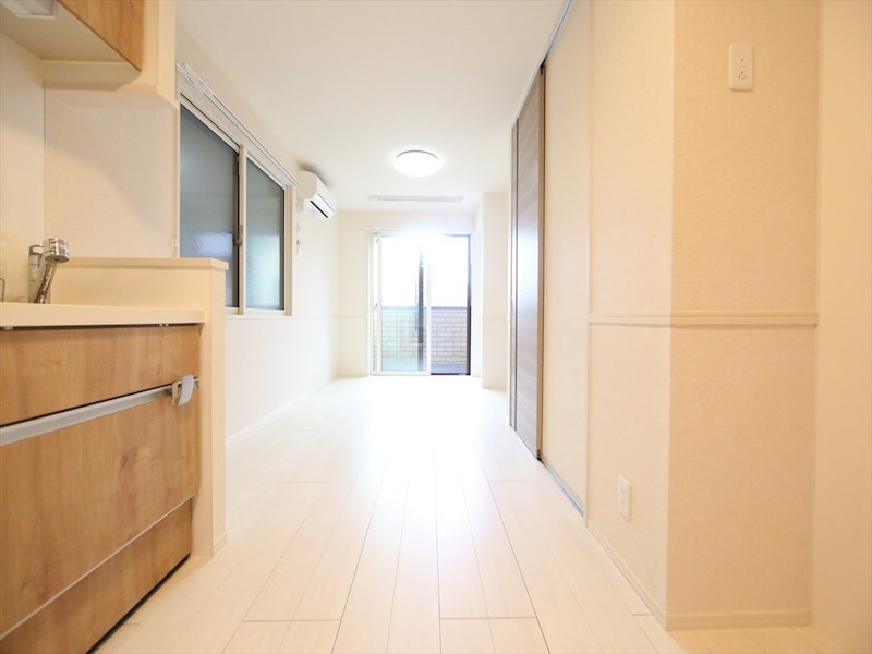 バルコニー　ＬＤＫ10.8帖　2面採光　エアコン完備　バルコニー