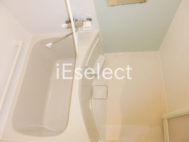 バス・シャワールーム　浴室乾燥機能付きのお風呂です。