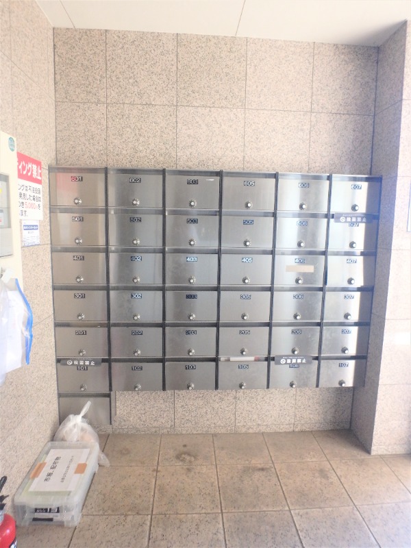 エントランス　ポスト