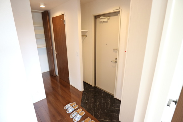 玄関　同仕様反転タイプ