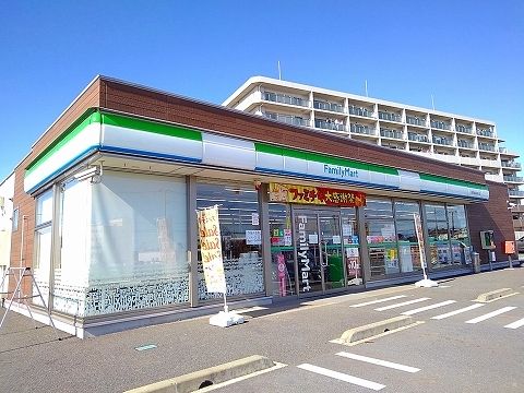 コンビニ　ファミリーマート那須塩原前弥六（コンビニ）まで900m