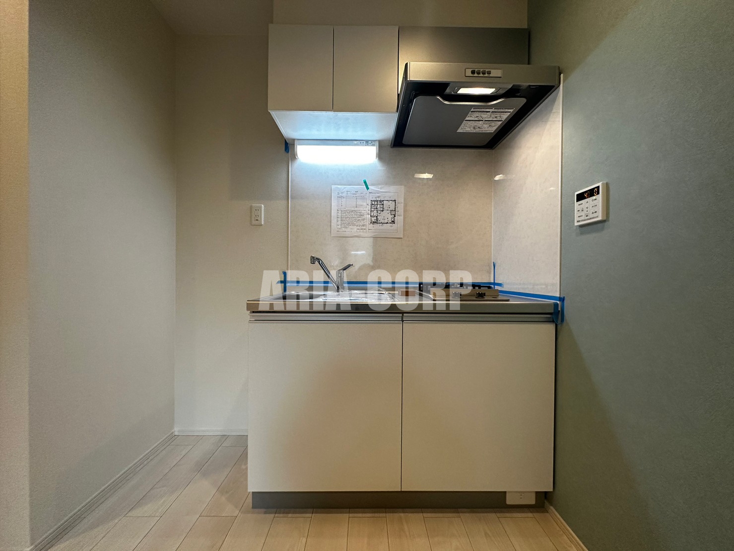 キッチン　システムキッチン・冷蔵庫スペースもしっかりございます！