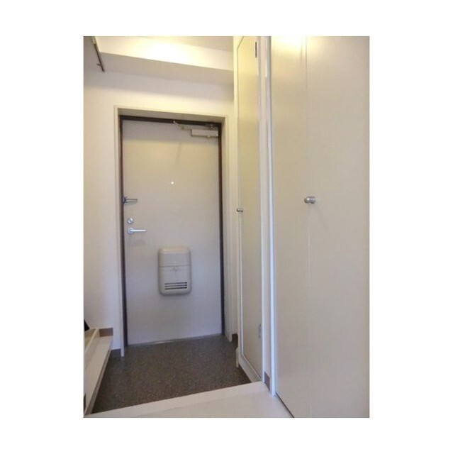 玄関　※同タイプ別部屋の写真です。