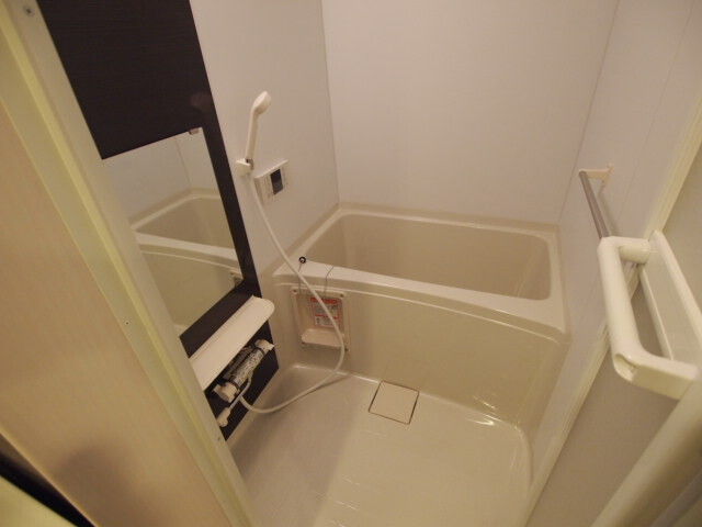 バス・シャワールーム　お風呂で日々の疲れを落としましょう