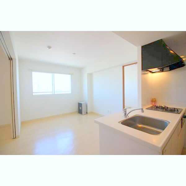 居室・リビング　明るいリビングです☆