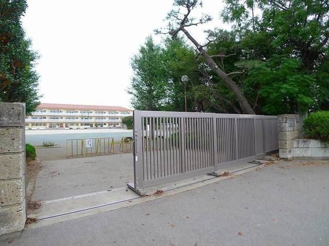 小学校　太田市立藪塚本町小学校（小学校）まで500m