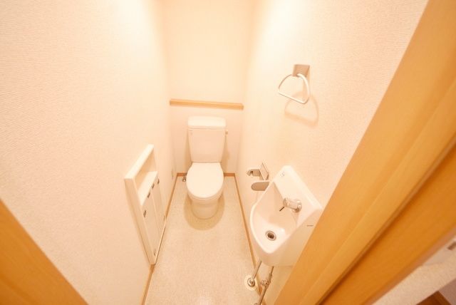 トイレ　別部屋参考写真