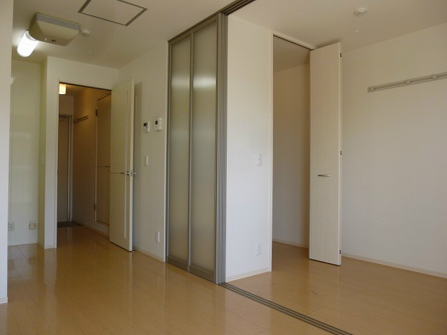 居室・リビング　写真は202号室です。（参考）