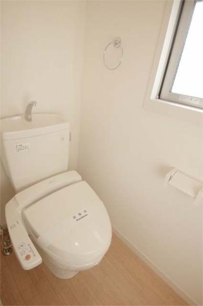 トイレ　温水洗浄便座