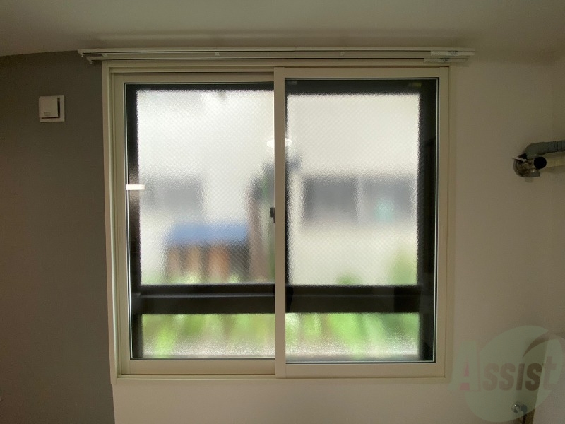 バルコニー　窓が沢山あると日がたっぷり入って気持ち良いですよね！