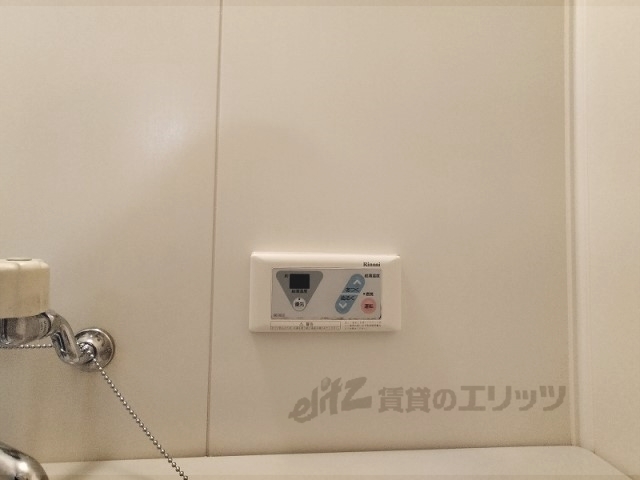 その他設備　給湯器リモコン