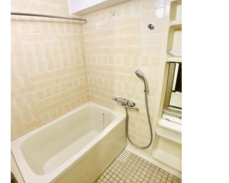 バス・シャワールーム　落ち着いた空間のお風呂です