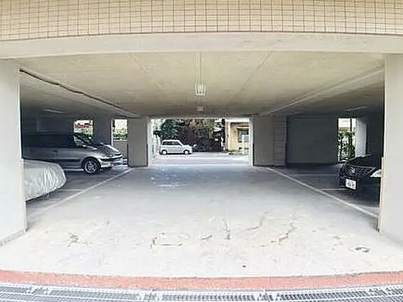 駐車場　駐車スペースもあります