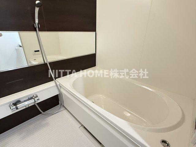 バス・シャワールーム　キレイなバスルームで疲れもなくなりますね◇