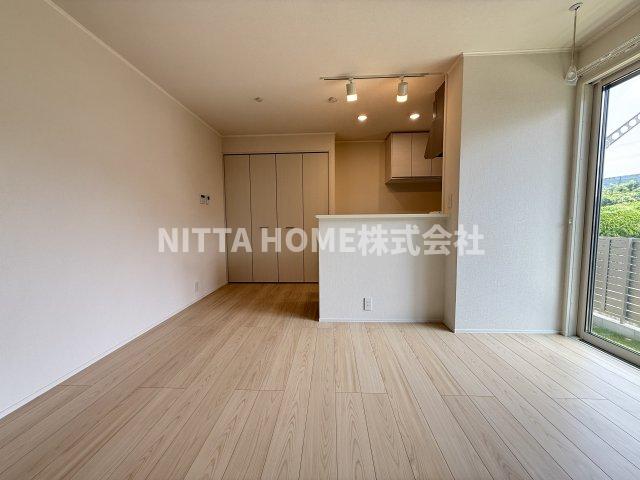 居室・リビング　リビング広々１２帖あります♪