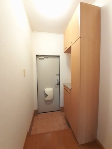 玄関　収納もある玄関です