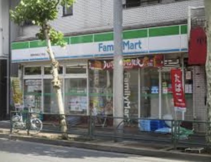 コンビニ　ファミリーマート新宿中落合三丁目店（コンビニ）まで161m