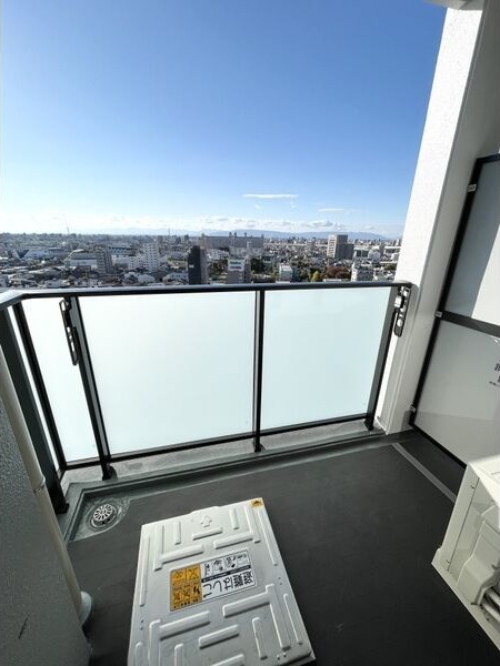バルコニー　外からの目が気にならないバルコニーで洗濯物が干せます