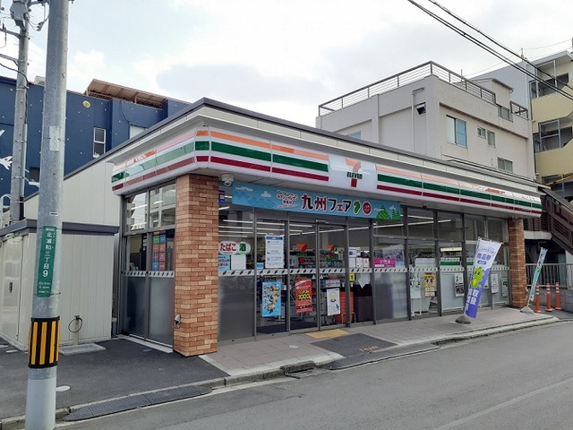 コンビニ　セブンイレブン　北浦和駅東店（コンビニ）まで600m