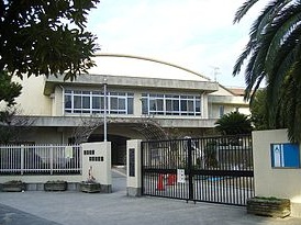 中学校　豊中市立第四中学校（中学校）まで1103m