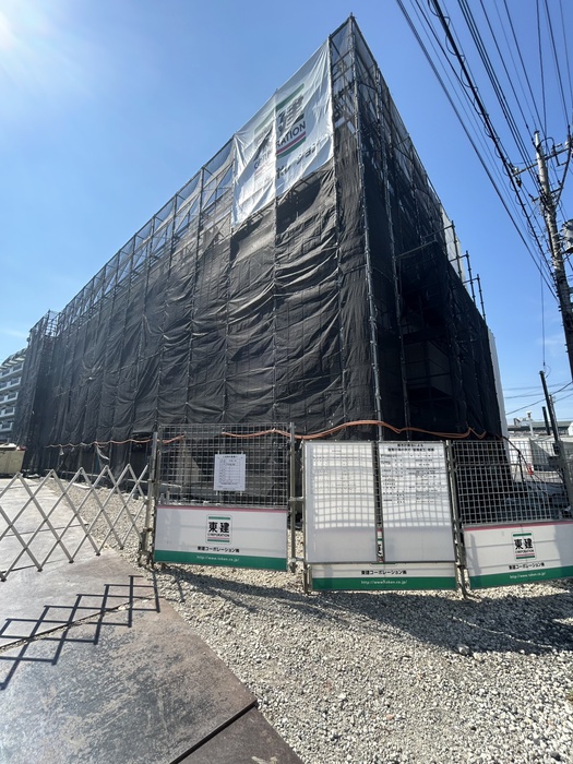 建物外観　建築中