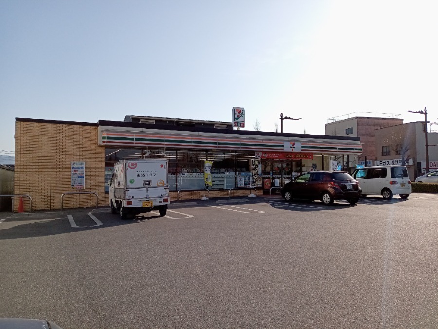 コンビニ　セブンイレブン甲府伊勢1丁目店（コンビニ）まで328m