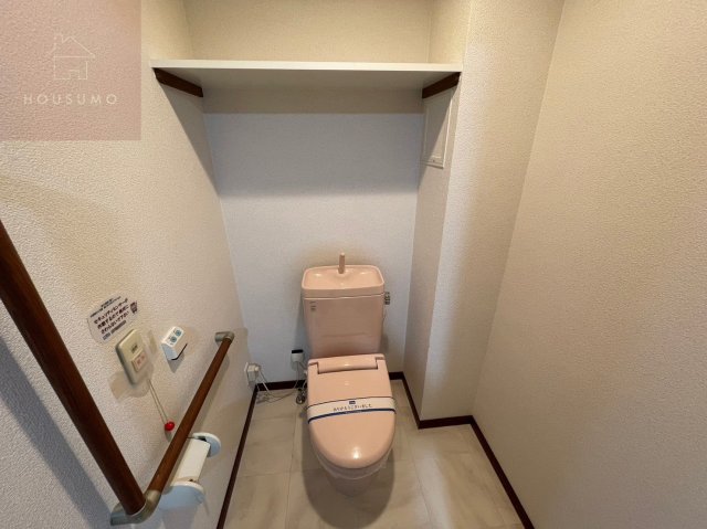 トイレ　落ち着いたトイレです