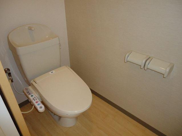 トイレ　ウォシュレット付の洋式トイレです♪