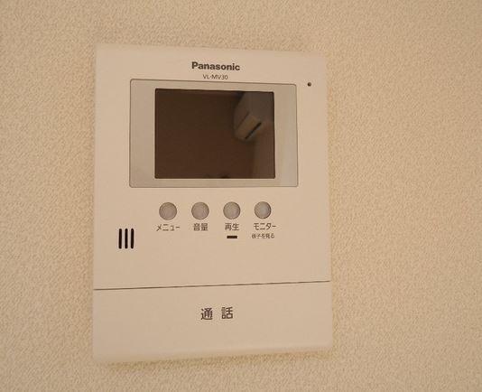 セキュリティ　お部屋から確認できるモニター付きドアホン♪