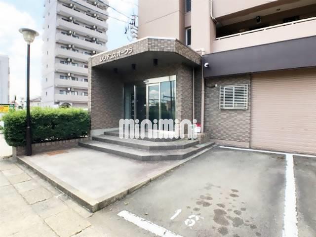 エントランス　建物玄関です