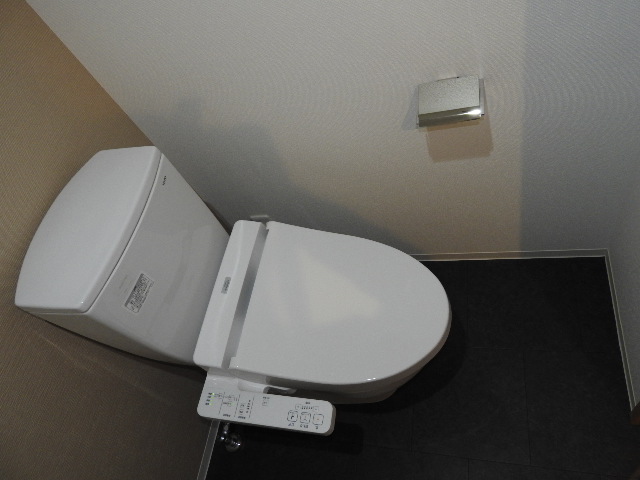トイレ　他のお部屋の参考写真となります。