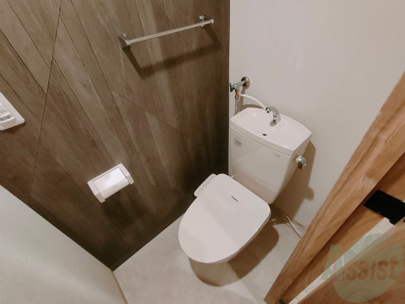 トイレ　シャワートイレになっているので快適です！
