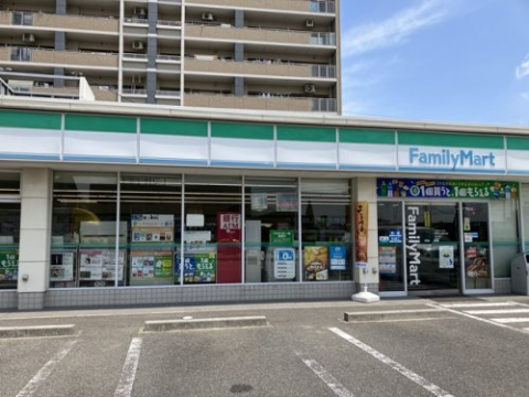 コンビニ　ファミリーマート　岡崎石工団地口店（コンビニ）まで400m
