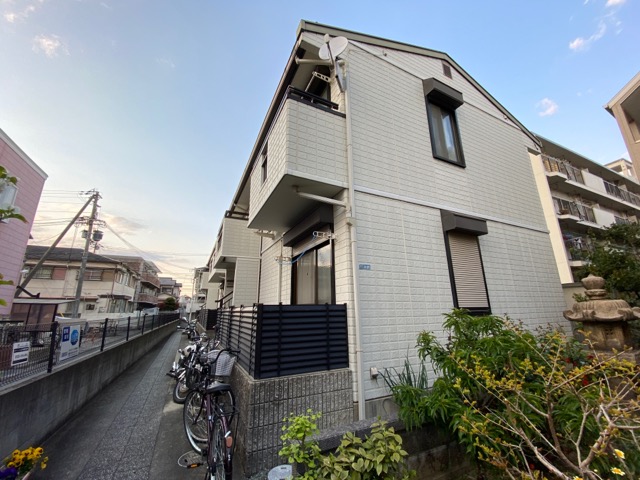 建物外観　TVインターホンで安心です♪