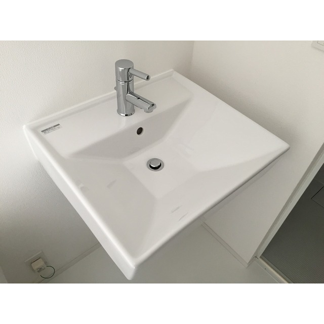 洗面設備　※別部屋の参考写真です。